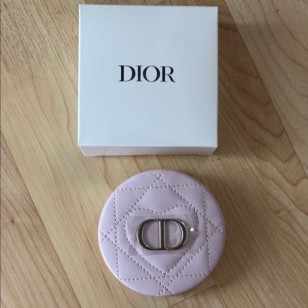DD Pink Quilted Round mirror